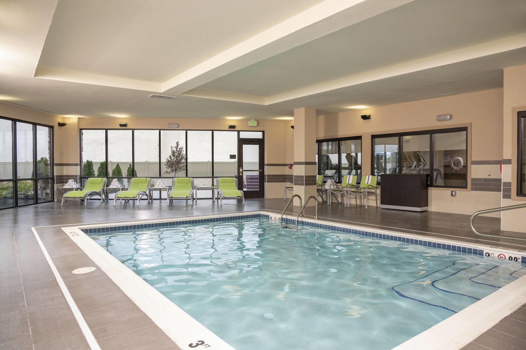 Courtyard By Marriott Cleveland Elyria Hotel Екстериор снимка